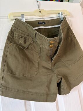 Flamingo's High-Waist Olive Green Utility Shorts